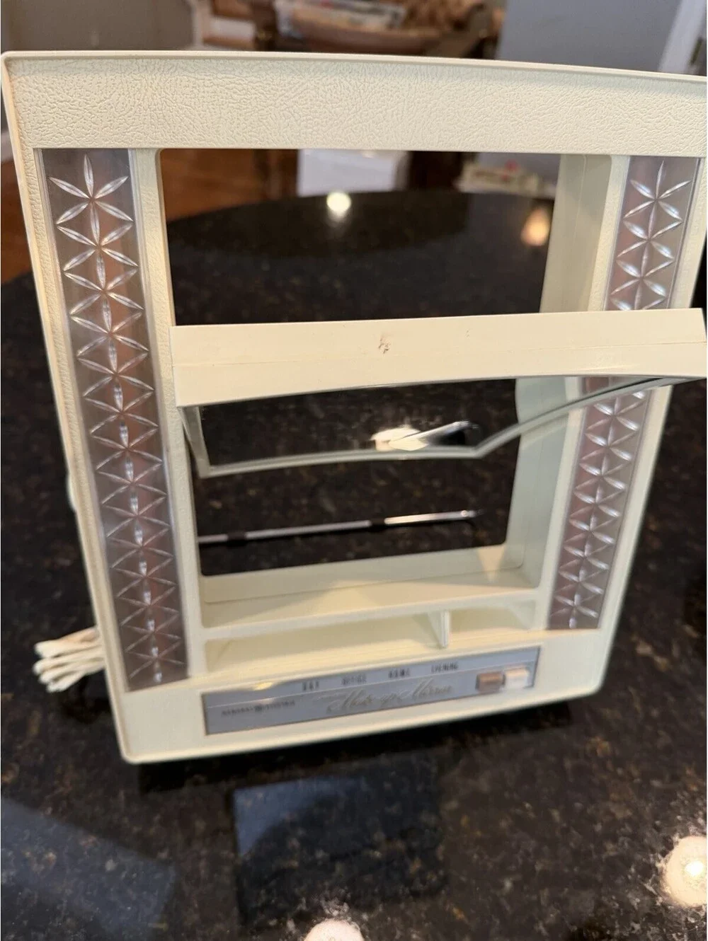 Vintage GE Lighted Vanity Makeup Mirror 4 Light Settings Works